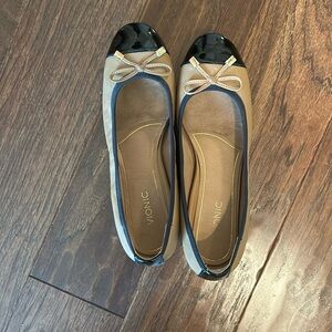 Vionic leather shoes. Size 9 Incredible bargain price for these shoes! $17 final